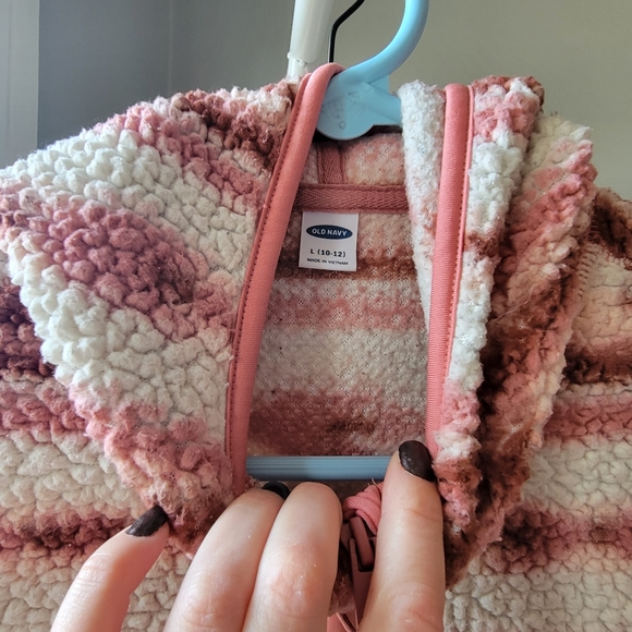 Oldnavy sherpa Aztec print pullover - Picture 2 of 2